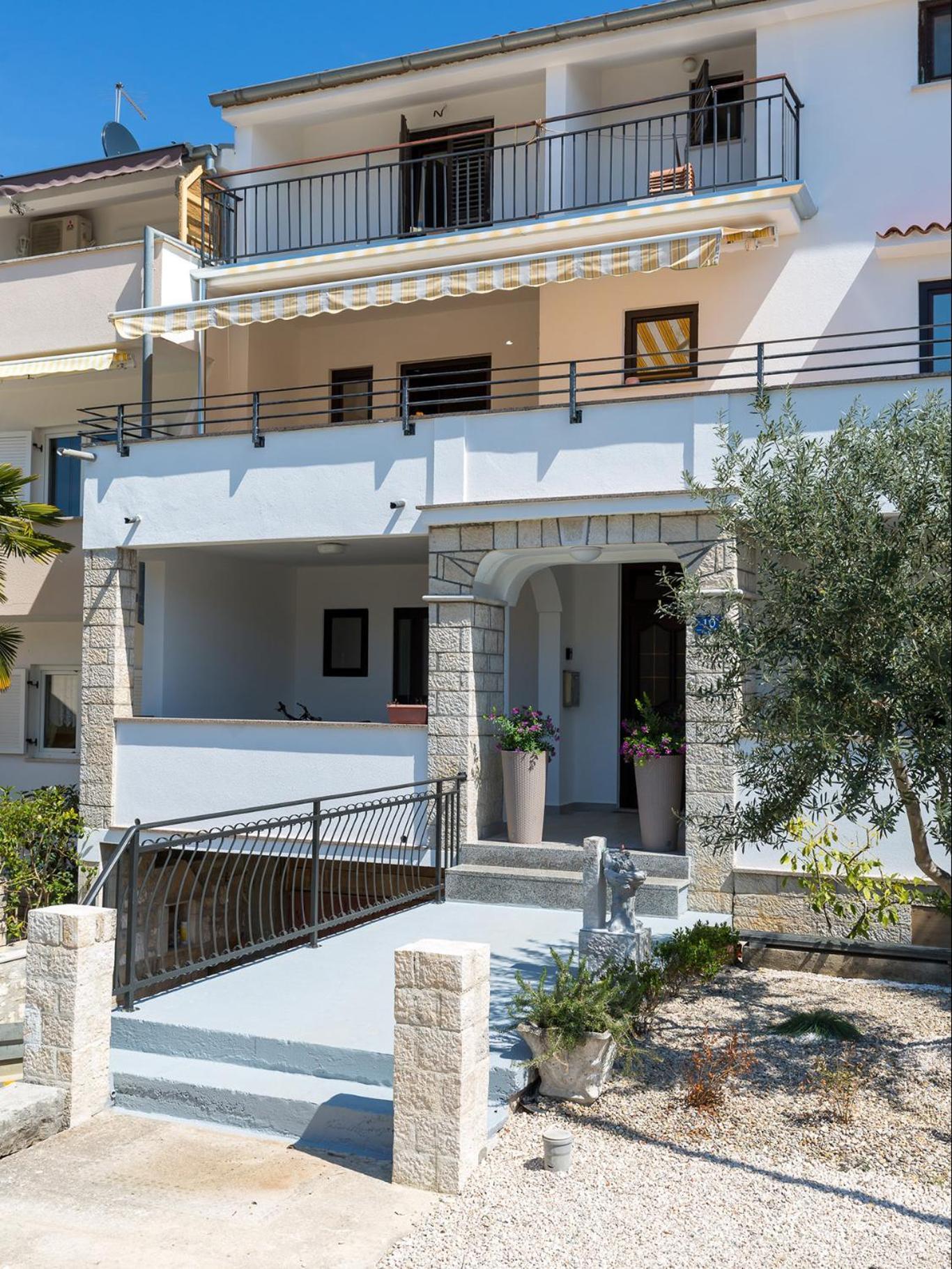 Marisan Seaview Apartment Funtana Exterior photo